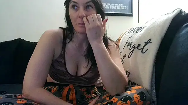 Snapshot of CrystalLakeXO chatting on 29, 9, 2025 CrystalLakeXO online show from 29, 9, 2025