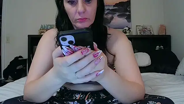 Snapshot of CrystalLakeXO chatting on 7, 10, 2025 CrystalLakeXO online show from 7, 10, 2025