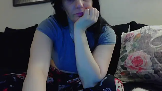 Snapshot of CrystalLakeXO chatting on 10, 10, 2025 CrystalLakeXO online show from 10, 10, 2025