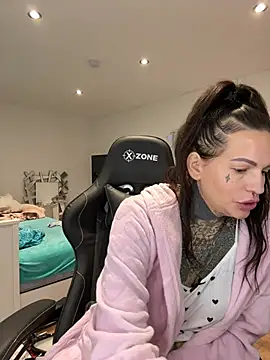 Snapshot of AileenInkOfficial chatting on 2, 1, 2025 AileenInkOfficial online show from 2, 1, 2025