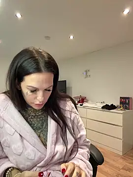 Snapshot of AileenInkOfficial chatting on 5, 1, 2025 AileenInkOfficial online show from 5, 1, 2025