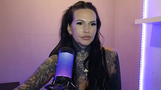 Snapshot of AileenInkOfficial chatting on 10, 1, 2025 AileenInkOfficial online show from 10, 1, 2025