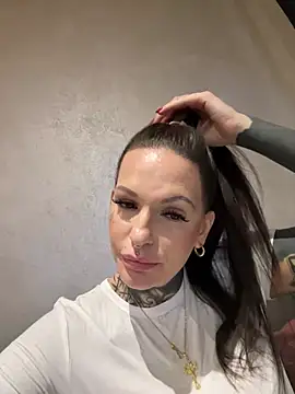 Snapshot of AileenInkOfficial chatting on 22, 1, 2025 AileenInkOfficial online show from 22, 1, 2025