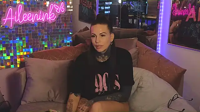 Snapshot of AileenInkOfficial chatting on 9, 2, 2025 AileenInkOfficial online show from 9, 2, 2025