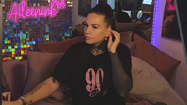 Snapshot of AileenInkOfficial chatting on 9, 2, 2025 AileenInkOfficial online show from 9, 2, 2025