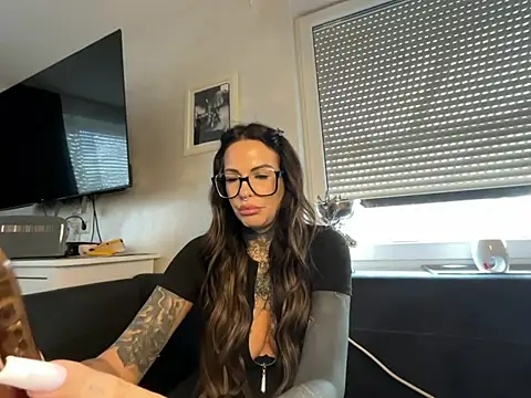 Snapshot of AileenInkOfficial chatting on 27, 2, 2025 AileenInkOfficial online show from 27, 2, 2025