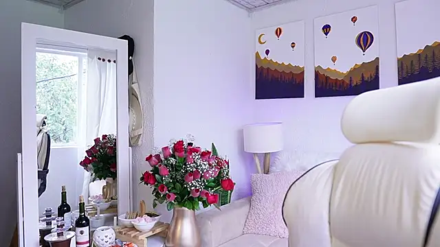 Snapshot of SaraParisi chatting on 14, 2, 2025 SaraParisi online show from 14, 2, 2025