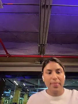 SaraParisi online show from 5, 11, 2025