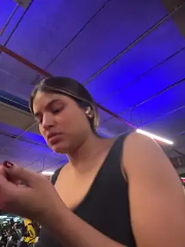 SaraParisi online show from 7, 11, 2025