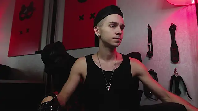 Joseph  Quinn online show from 24, 1, 2025