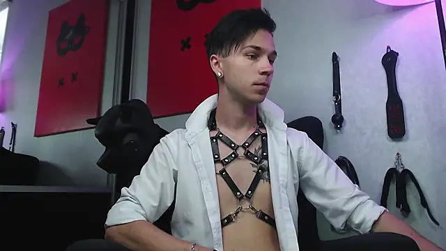 Joseph  Quinn online show from 18, 2, 2025