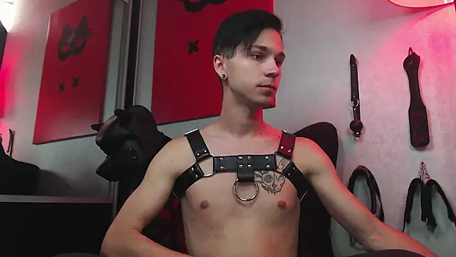 Joseph  Quinn online show from 24, 2, 2025