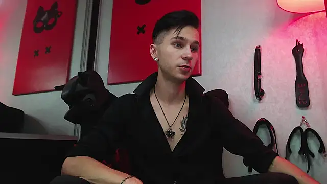 Joseph  Quinn online show from 17, 3, 2025