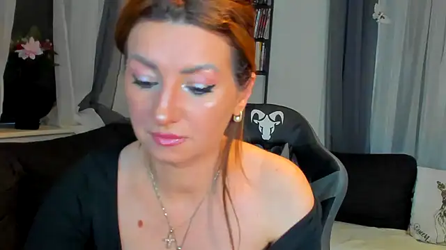 Snapshot of SweetAriana26 chatting on 17, 12, 2025 SweetAriana26 online show from 17, 12, 2025