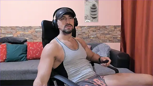 HotHunkTrainer online show from 14, 1, 2025