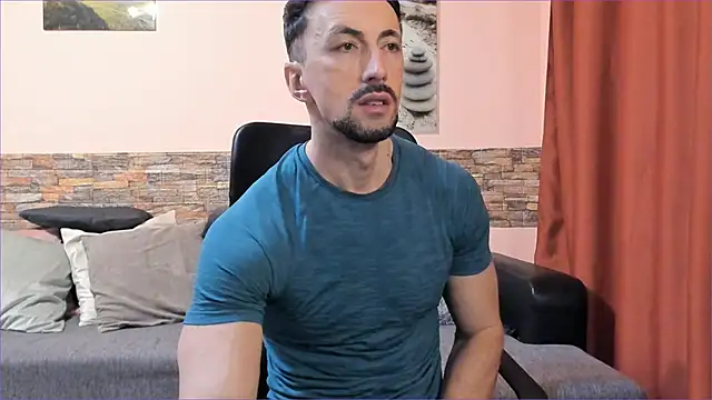 HotHunkTrainer online show from 19, 3, 2025