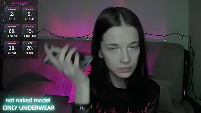 Snapshot of Miya_Dream_UKR chatting on 22, 12, 2024 Miya Dream UKR online show from 22, 12, 2024