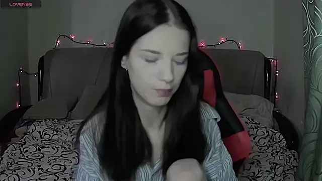 Snapshot of Miya_Dream_UKR chatting on 28, 11, 2025 Miya Dream UKR online show from 28, 11, 2025