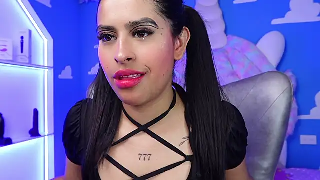 miss romyna online show from 28, 1, 2025