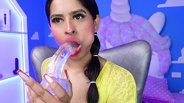 miss romyna online show from 29, 1, 2025