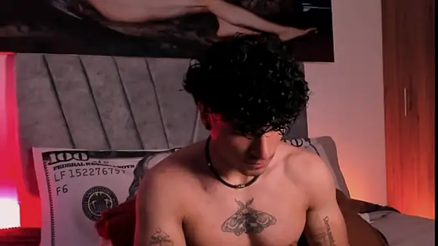 Snapshot of Thomas_Fit1 chatting on 26, 10, 2025 Thomas Fit1 online show from 26, 10, 2025