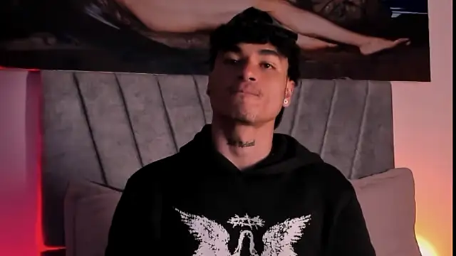 Snapshot of Thomas_Fit1 chatting on 4, 11, 2025 Thomas Fit1 online show from 4, 11, 2025