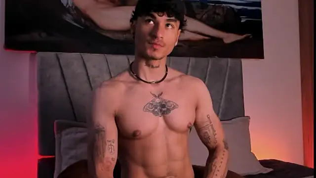 Snapshot of Thomas_Fit1 chatting on 7, 11, 2025 Thomas Fit1 online show from 7, 11, 2025