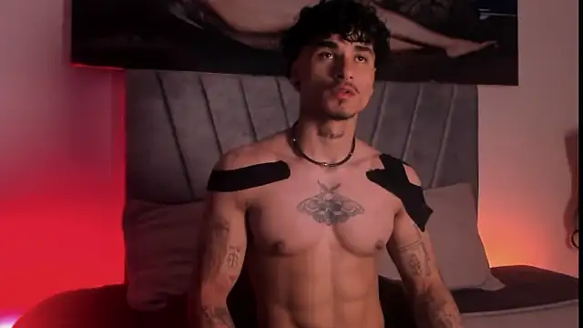 Snapshot of Thomas_Fit1 chatting on 27, 11, 2025 Thomas Fit1 online show from 27, 11, 2025