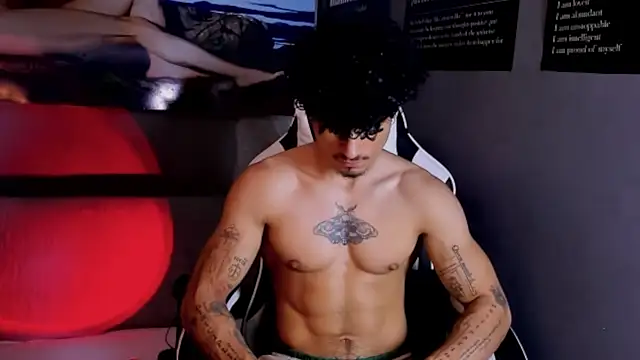 Snapshot of Thomas_Fit1 chatting on 24, 4, 2026 Thomas Fit1 online show from 24, 4, 2026
