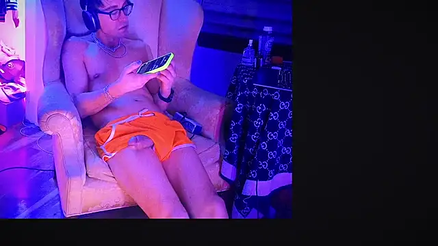 Snapshot of YouLikeBigDick9 chatting on 17, 2, 2025 YouLikeBigDick9 online show from 17, 2, 2025