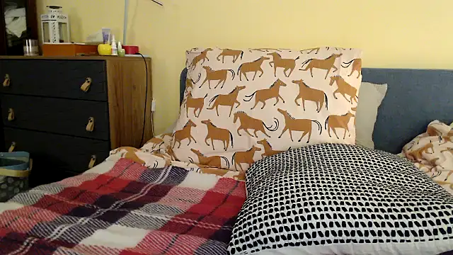 Scarlettford online show from 4, 12, 2024