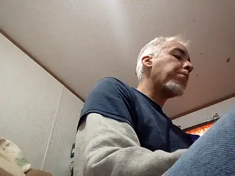 Xoc8  online show from 2, 11, 2025