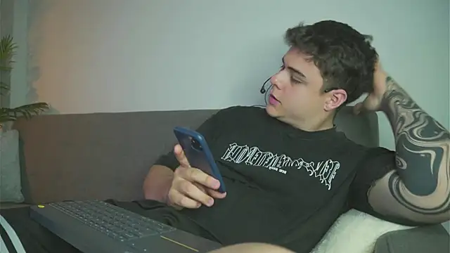 Snapshot of odin_blake chatting on 29, 12, 2024 odin blake online show from 29, 12, 2024