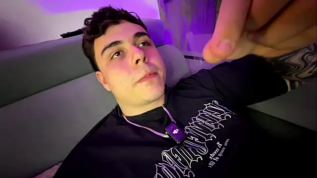 Snapshot of odin_blake chatting on 5, 11, 2025 odin blake online show from 5, 11, 2025