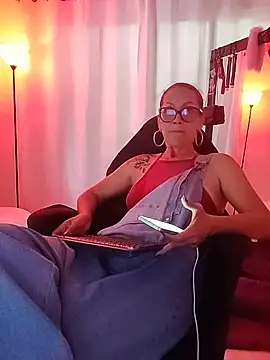 Snapshot of SelenaHouston chatting on 6, 2, 2026 SelenaHouston online show from 6, 2, 2026