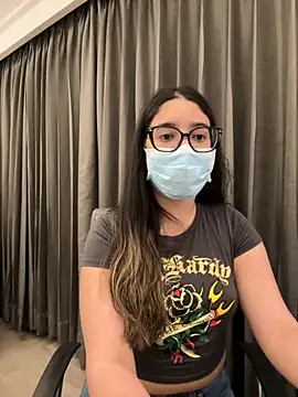 jAsMinE678 online show from 13, 5, 2026
