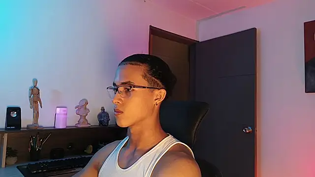 Snapshot of alejo_x3 chatting on 24, 9, 2025 alejo x3 online show from 24, 9, 2025