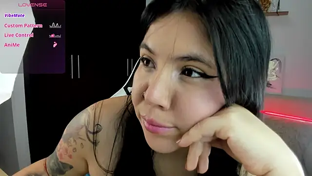 AilynRed online show from 9, 10, 2025