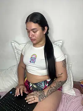 Snapshot of GemaGranadoss chatting on 2, 3, 2025 GemaGranadoss online show from 2, 3, 2025