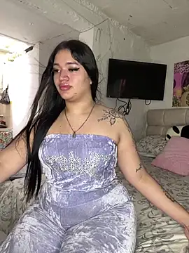 Snapshot of GemaGranadoss chatting on 25, 11, 2025 GemaGranadoss online show from 25, 11, 2025