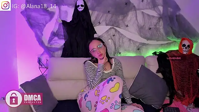 Snapshot of Alana_Pherson chatting on 5, 10, 2025 Alana Pherson online show from 5, 10, 2025