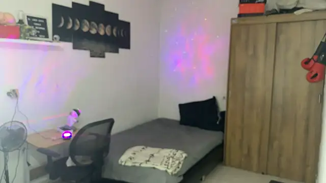 Snapshot of Kisan_Smith chatting on 25, 10, 2025 Kisan Smith online show from 25, 10, 2025