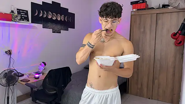 Snapshot of Kisan_Smith chatting on 27, 10, 2025 Kisan Smith online show from 27, 10, 2025