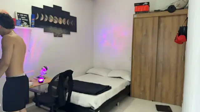 Snapshot of Kisan_Smith chatting on 12, 11, 2025 Kisan Smith online show from 12, 11, 2025