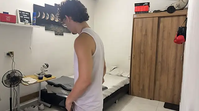 Snapshot of Kisan_Smith chatting on 15, 11, 2025 Kisan Smith online show from 15, 11, 2025