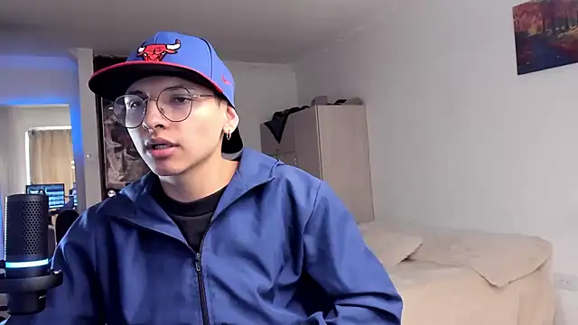 Snapshot of a_lejandro_0_8 chatting on 9, 12, 2024 a lejandro 0 8 online show from 9, 12, 2024