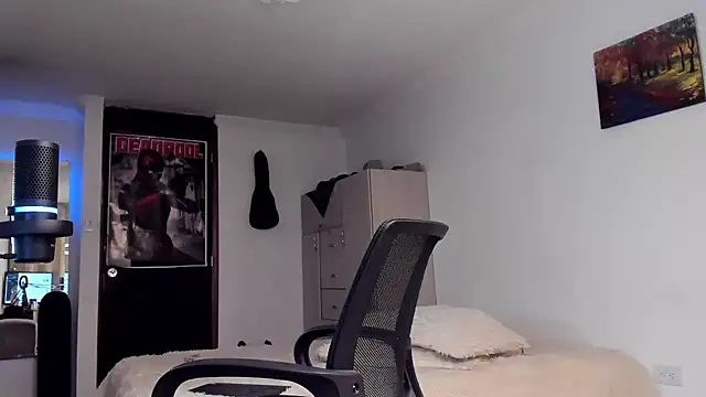 Snapshot of a_lejandro_0_8 chatting on 10, 12, 2024 a lejandro 0 8 online show from 10, 12, 2024