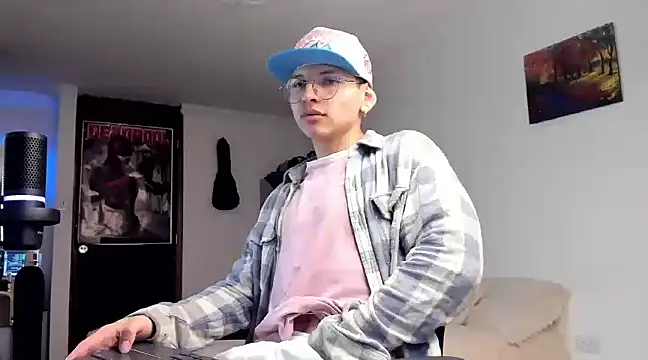 Snapshot of a_lejandro_0_8 chatting on 10, 12, 2024 a lejandro 0 8 online show from 10, 12, 2024