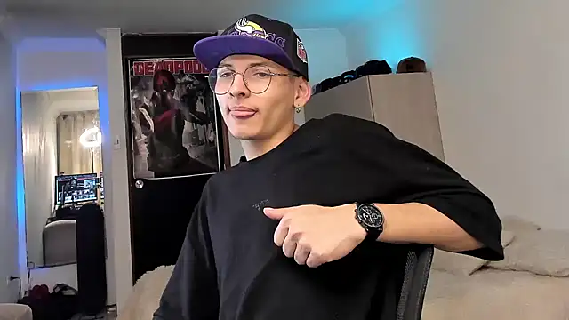 Snapshot of a_lejandro_0_8 chatting on 21, 12, 2024 a lejandro 0 8 online show from 21, 12, 2024