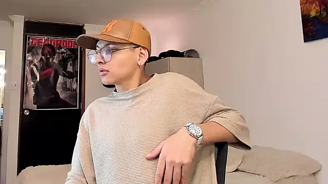 Snapshot of a_lejandro_0_8 chatting on 24, 12, 2024 a lejandro 0 8 online show from 24, 12, 2024